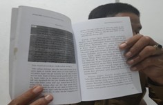 (Kutipan naskah aksara Mbojo dalam buku &ldquo;Aksara Bima: Peradaban Lokal yang Sempat Hilang&rdquo;. Dok: Pribadi)